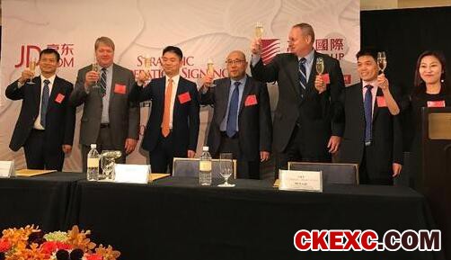 刘强东亲赴纽约站台 京东生鲜签约美国猪肉