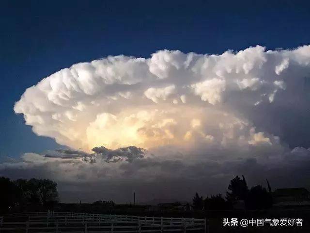 吉林敦化突现震撼天气现象 宛如黑洞！中国少见！